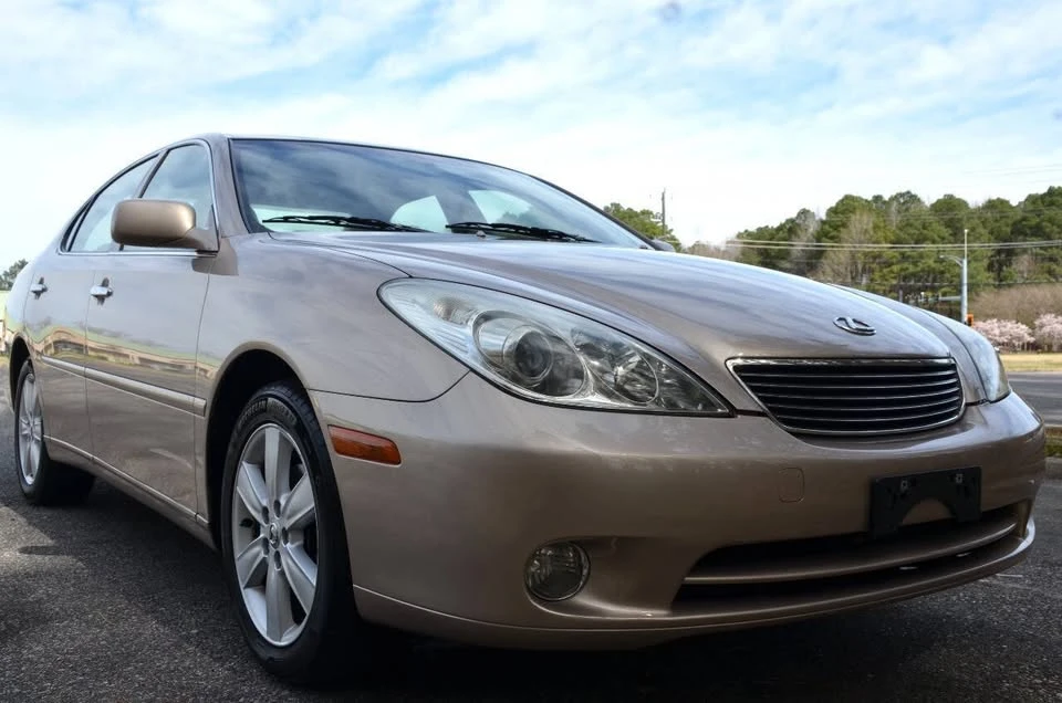 2005 Lexus ES 4th Gen - Image 2 of 17
