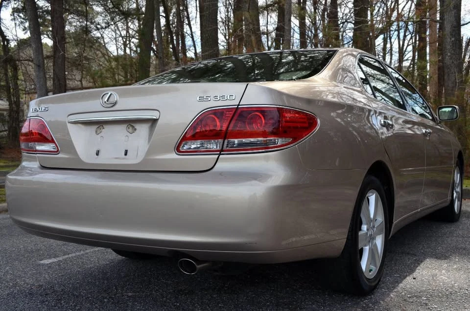 2005 Lexus ES 4th Gen - Image 3 of 17