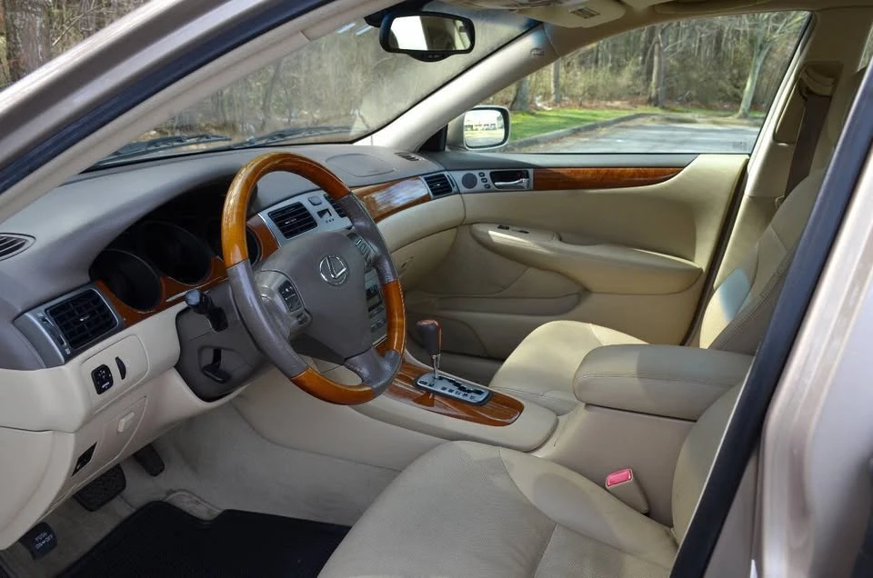 2005 Lexus ES 4th Gen - Image 12 of 17