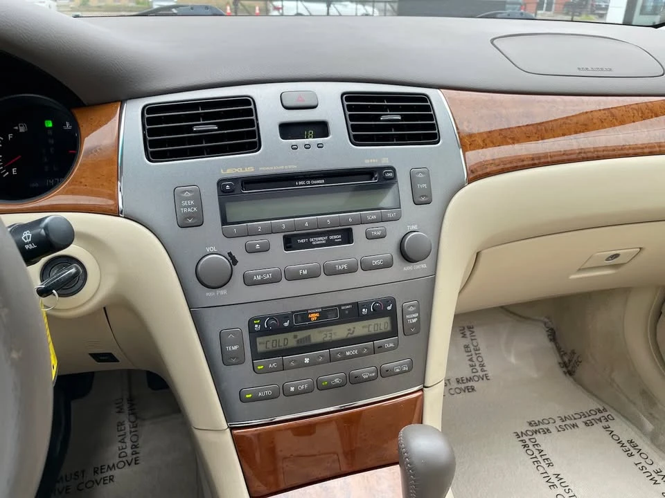 2005 Lexus ES 3rd Gen - Image 16 of 18