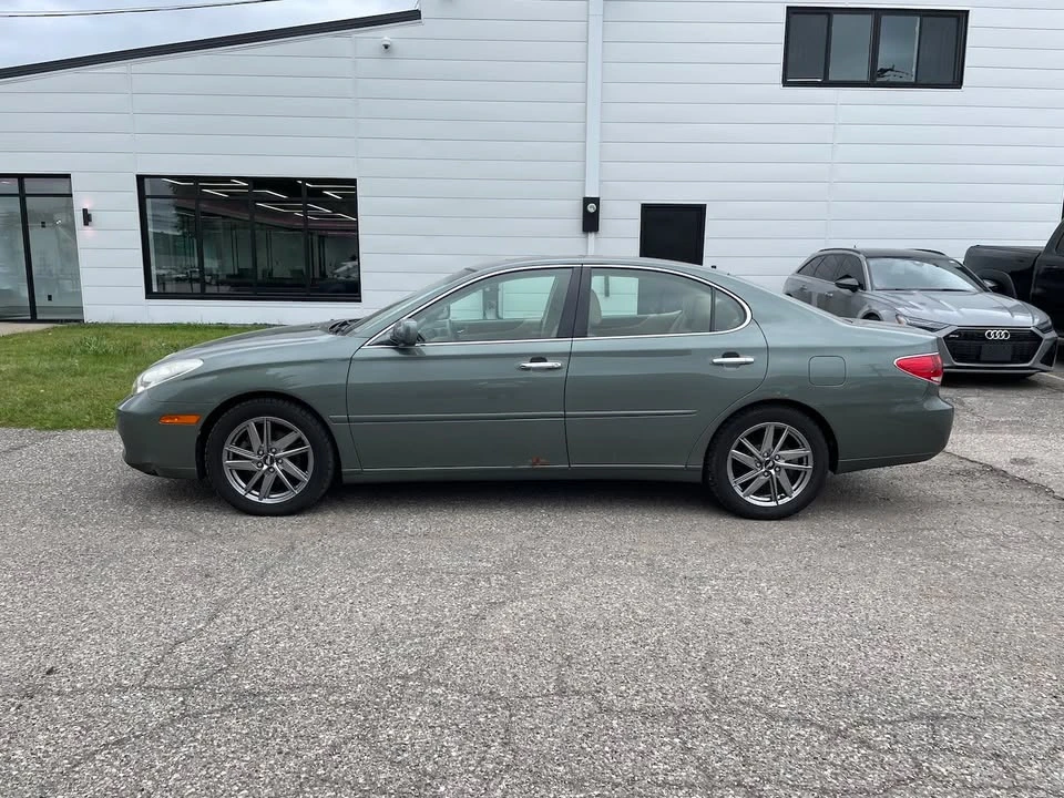2005 Lexus ES 3rd Gen - Image 2 of 18