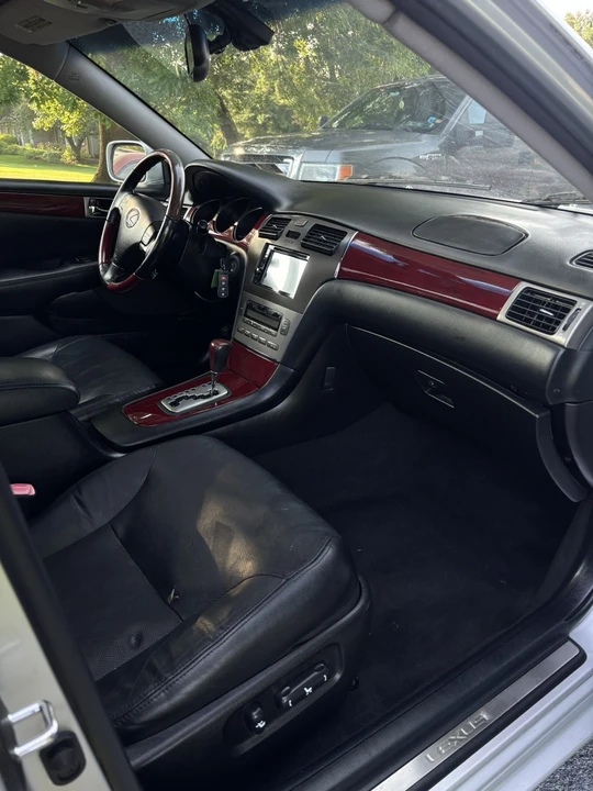 2005 Lexus ES 4th Gen - Image 8 of 10