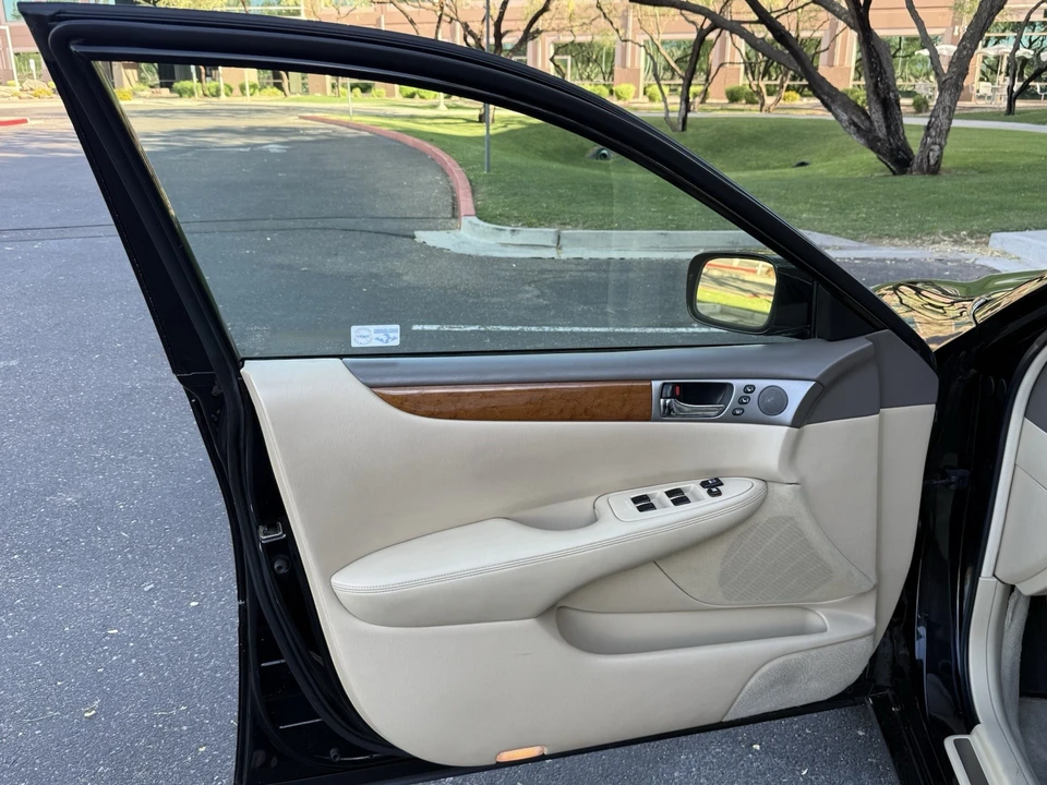 2005 Lexus ES 4th Gen - Image 6 of 21