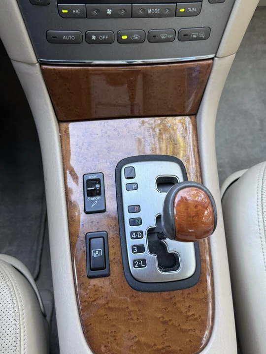 2005 Lexus ES 4th Gen - Image 16 of 21