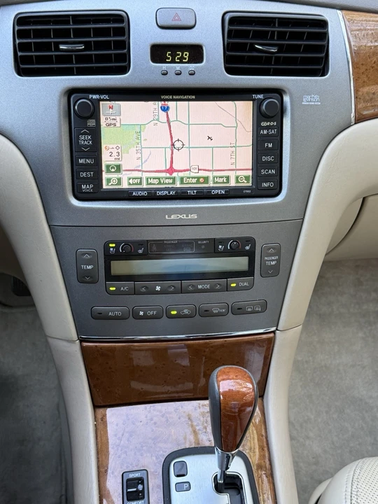 2005 Lexus ES 4th Gen - Image 15 of 21