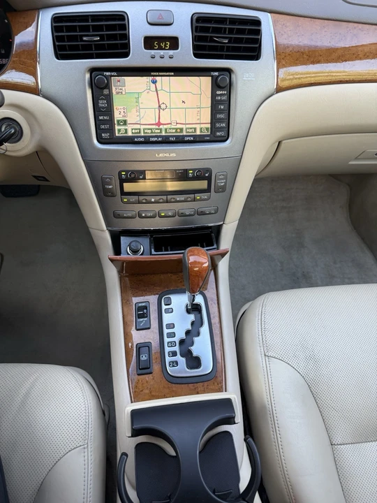 2005 Lexus ES 4th Gen - Image 17 of 21