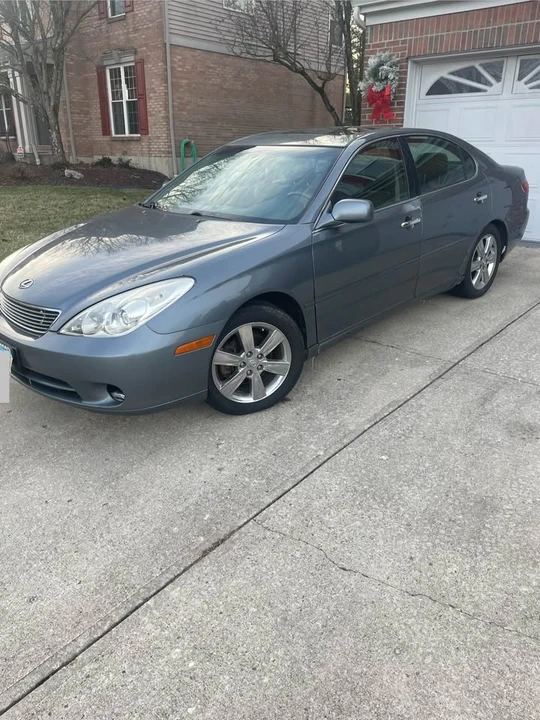 2005 Lexus ES 3rd Gen - Image 2 of 7