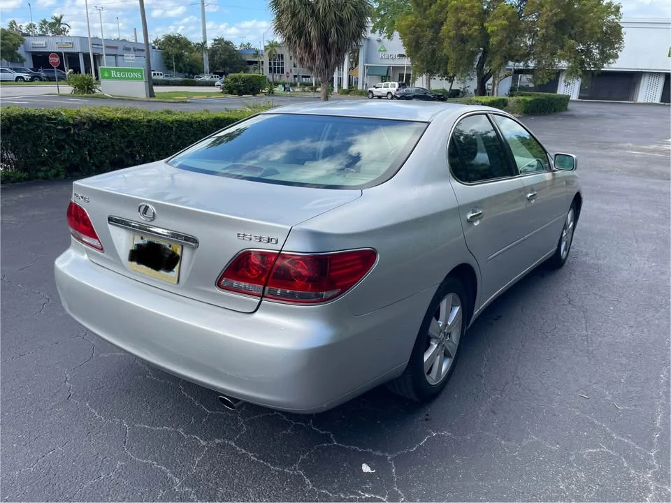 2005 Lexus ES 4th Gen - Image 3 of 10