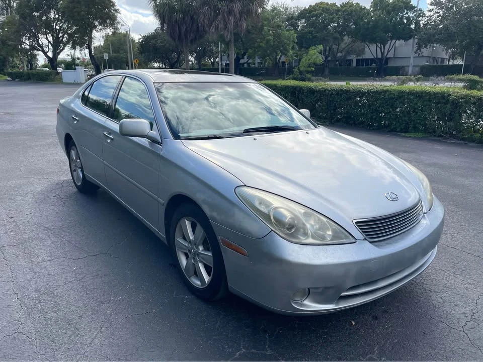 2005 Lexus ES 4th Gen - Image 2 of 10