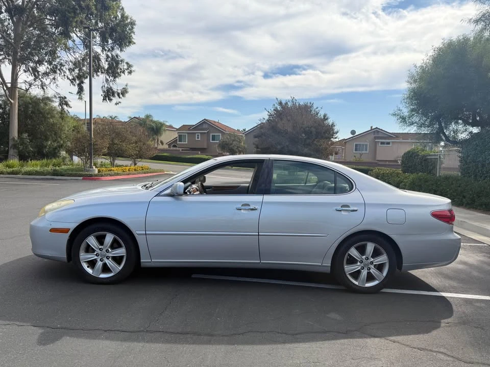 2005 Lexus ES 4th Gen - Image 4 of 11