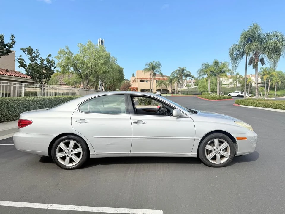2005 Lexus ES 4th Gen - Image 3 of 11