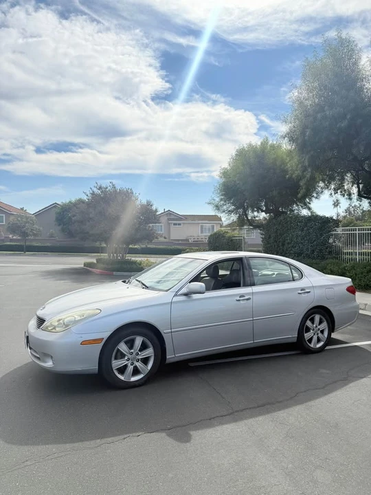 2005 Lexus ES 4th Gen - Image 2 of 11