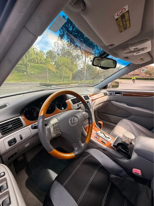 2005 Lexus ES 4th Gen - Image 9 of 11