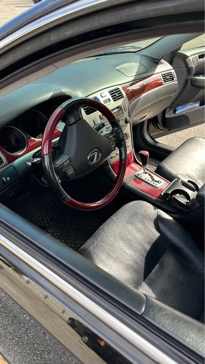 2005 Lexus ES 3rd Gen - Image 7 of 12