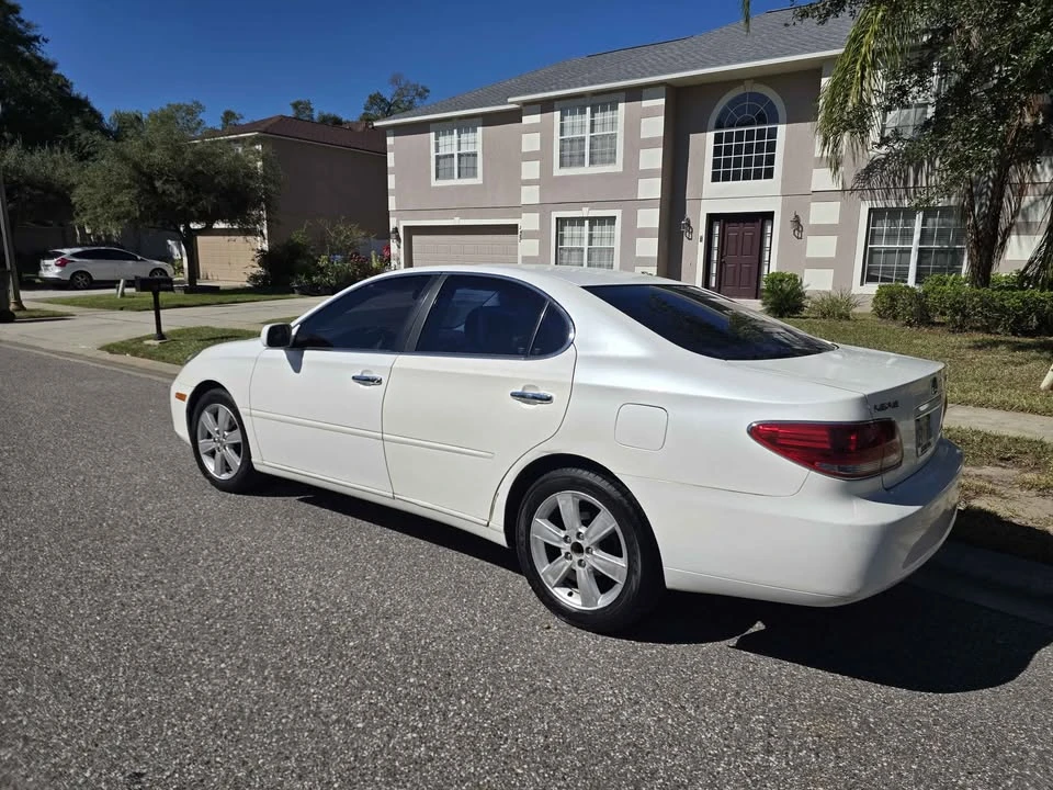 2005 Lexus ES 4th Gen - Image 3 of 10