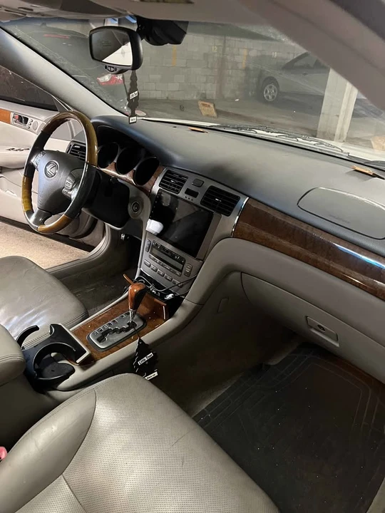 2005 Lexus ES 3rd Gen - Image 11 of 11