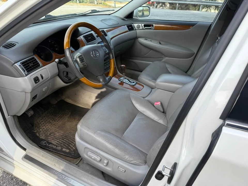 2005 Lexus ES 4th Gen - Image 4 of 10