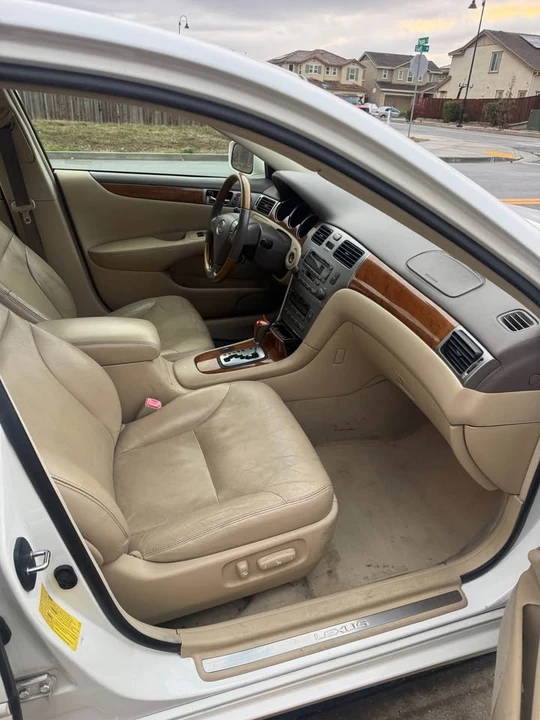 2005 Lexus ES 3rd Gen - Image 5 of 11