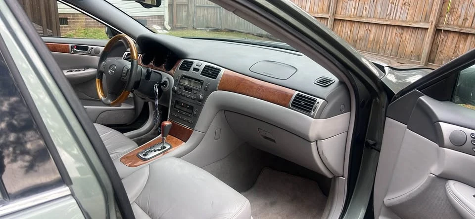 2005 Lexus ES 4th Gen - Image 11 of 15