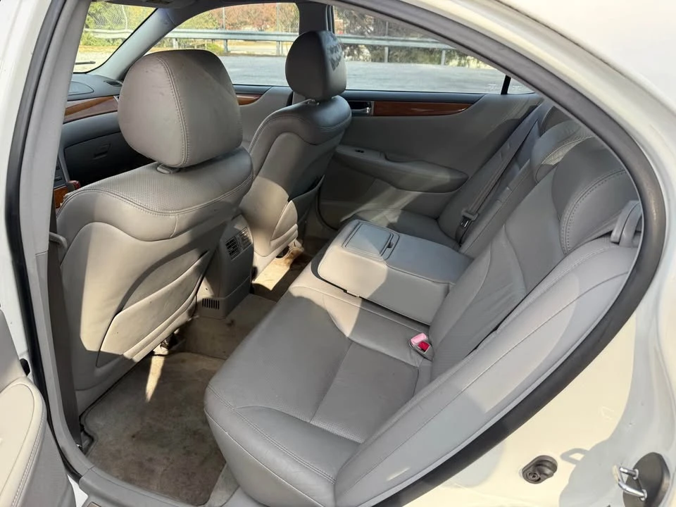 2005 Lexus ES 4th Gen - Image 6 of 10