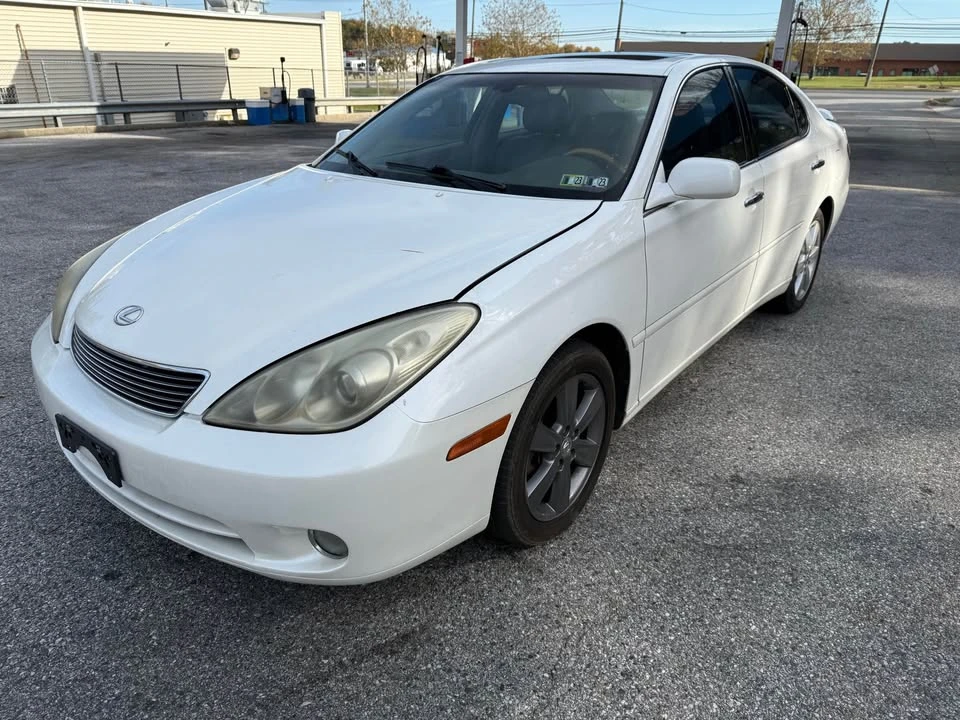 2005 Lexus ES 4th Gen - Image 2 of 10