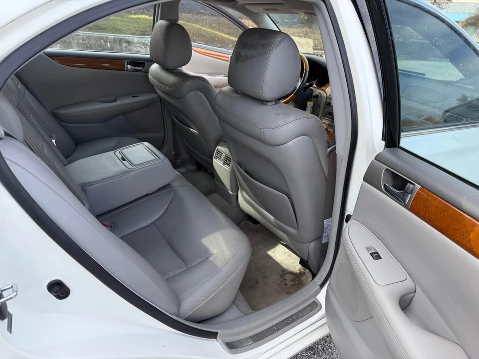 2005 Lexus ES 4th Gen - Image 5 of 10