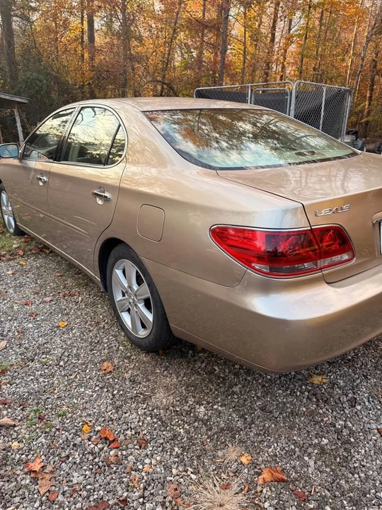 2005 Lexus ES 4th Gen - Image 7 of 11