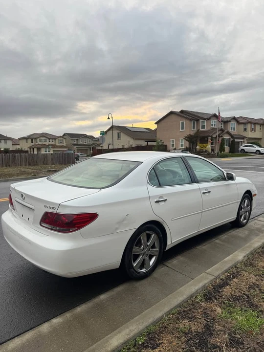 2005 Lexus ES 3rd Gen - Image 3 of 11