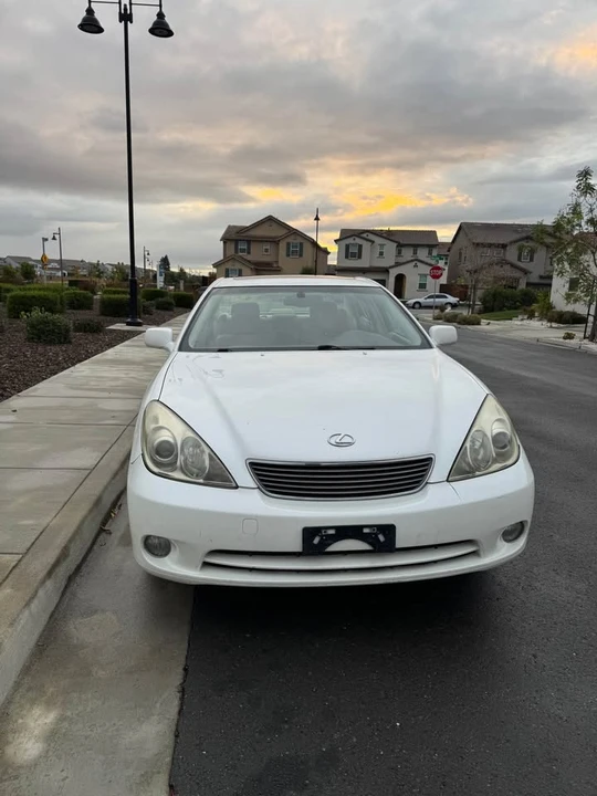 2005 Lexus ES 4th Gen - Image 5 of 12