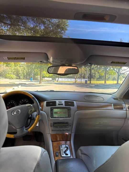 2005 Lexus ES 3rd Gen - Image 2 of 6