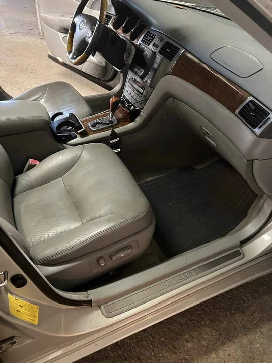 2005 Lexus ES 3rd Gen - Image 10 of 11