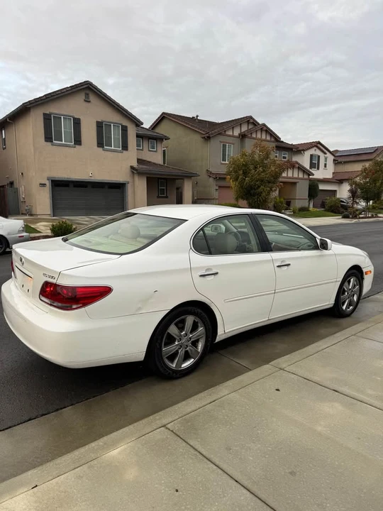 2005 Lexus ES 4th Gen - Image 2 of 8