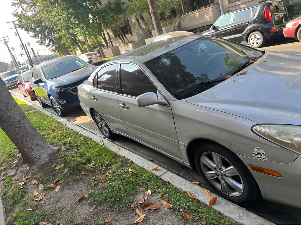 2005 Lexus ES 3rd Gen - Image 2 of 6