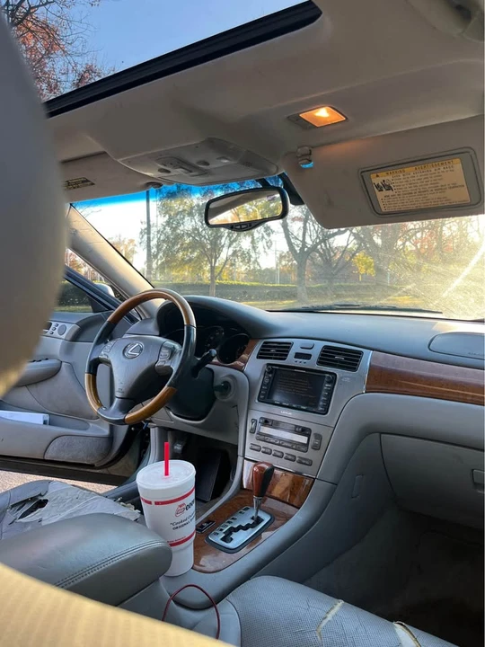 2005 Lexus ES 3rd Gen - Image 5 of 8