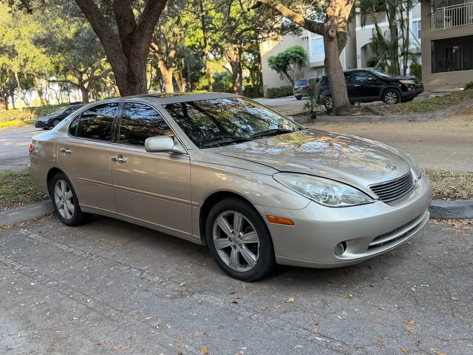 2005 Lexus ES 4th Gen - Image 2 of 4