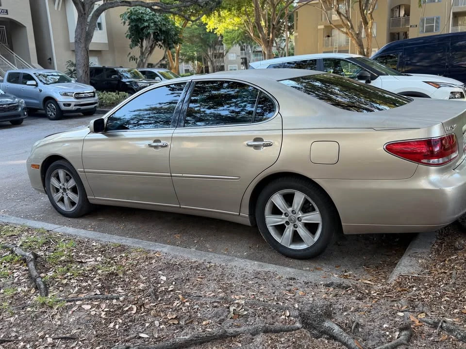 2005 Lexus ES 4th Gen - Image 4 of 4