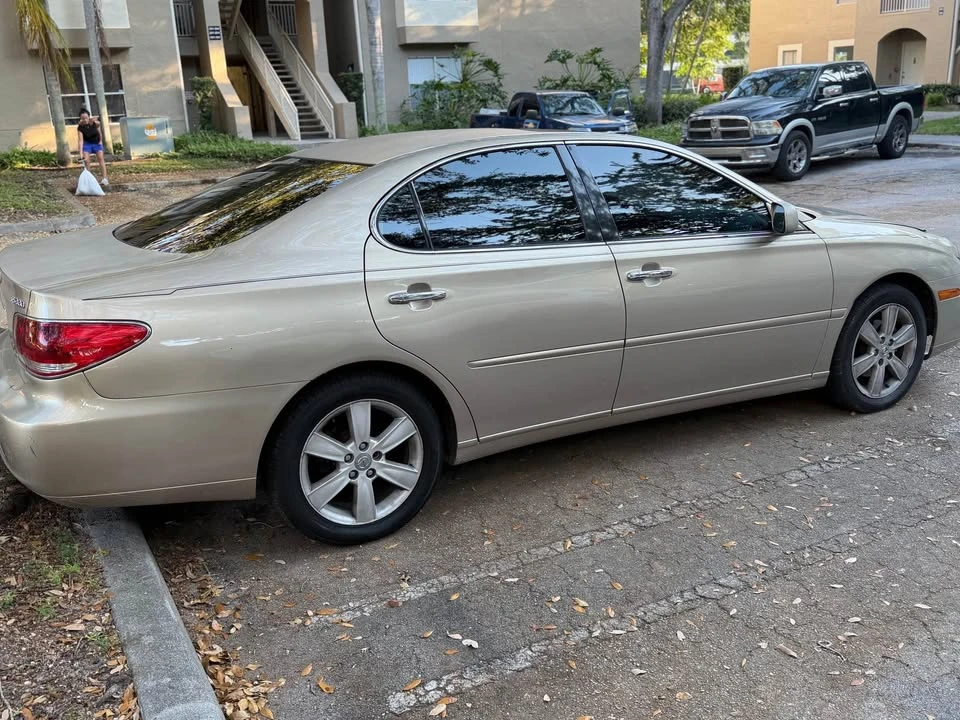 2005 Lexus ES 4th Gen - Image 3 of 4
