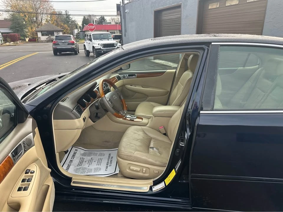 2005 Lexus ES 4th Gen - Image 5 of 10