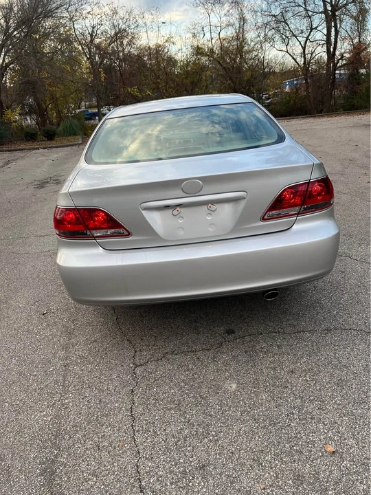 2005 Lexus ES 4th Gen - Image 2 of 11