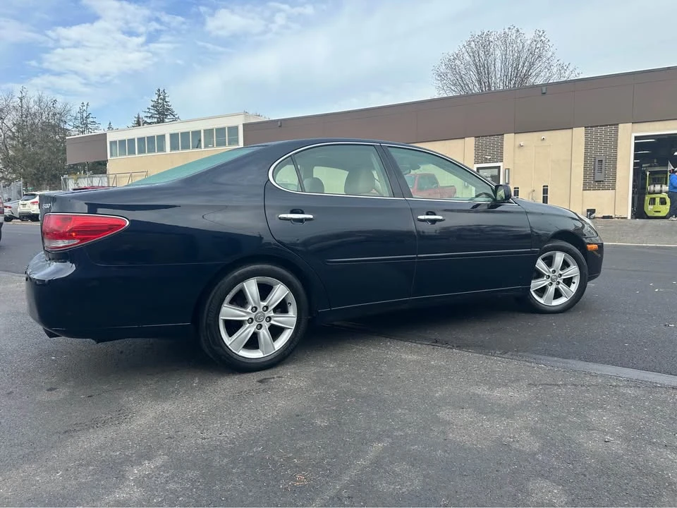 2005 Lexus ES 4th Gen - Image 3 of 10