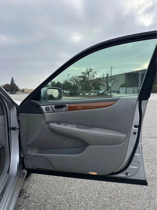 2005 Lexus ES 4th Gen - Image 13 of 14
