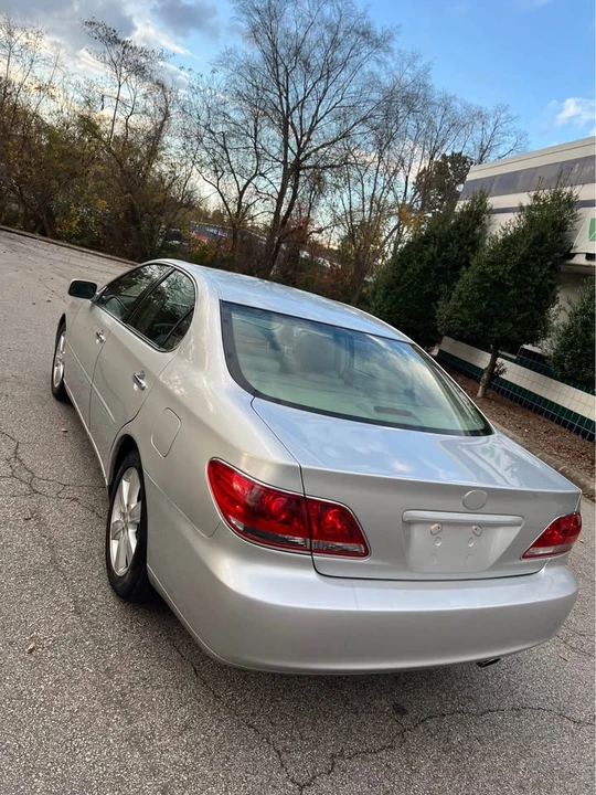 2005 Lexus ES 4th Gen - Image 3 of 11