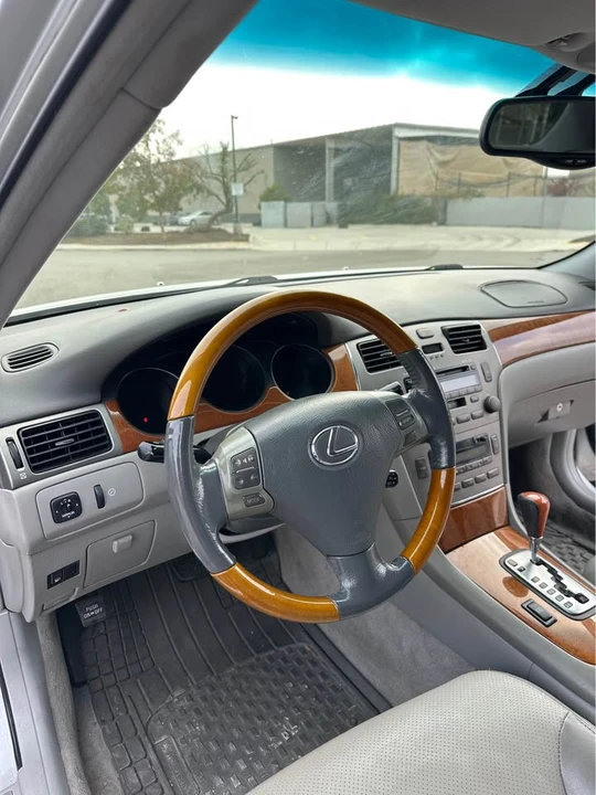 2005 Lexus ES 4th Gen - Image 9 of 14