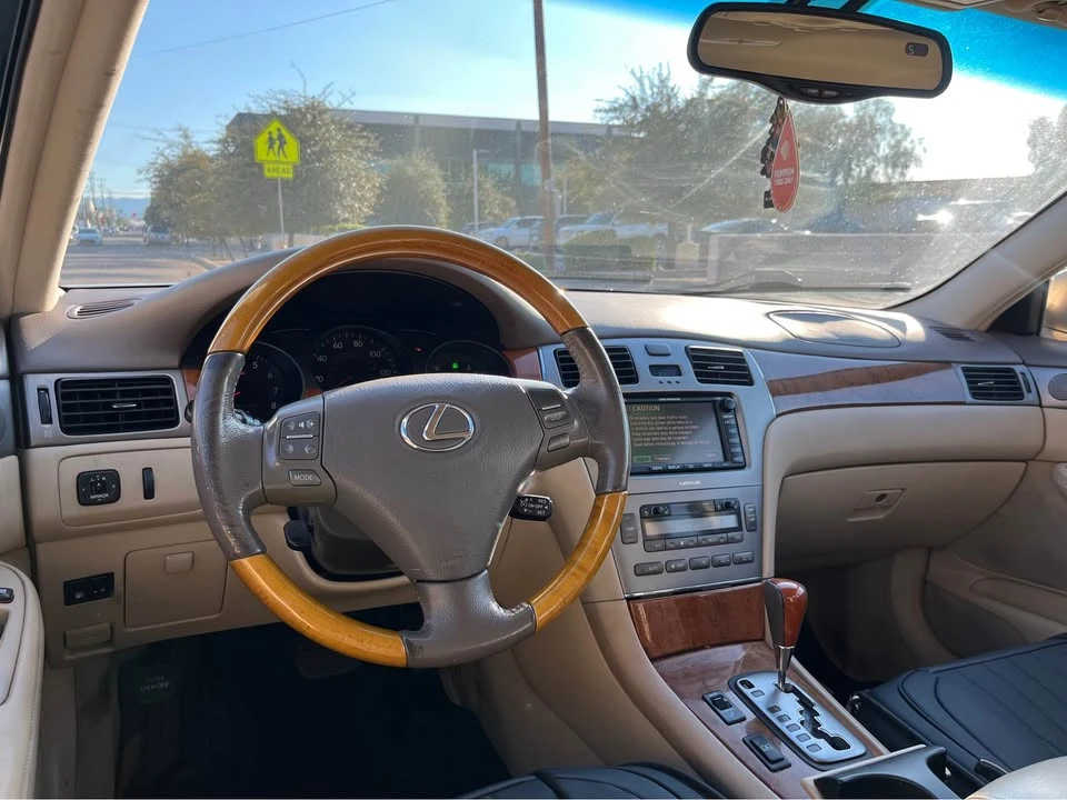 2005 Lexus ES 4th Gen - Image 4 of 5