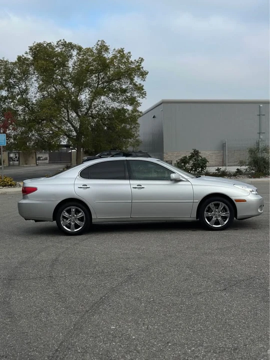 2005 Lexus ES 4th Gen - Image 4 of 14