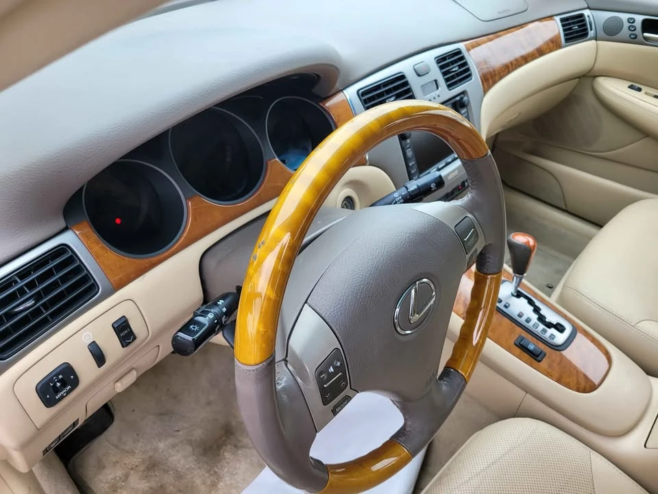 2005 Lexus ES 4th Gen - Image 8 of 16