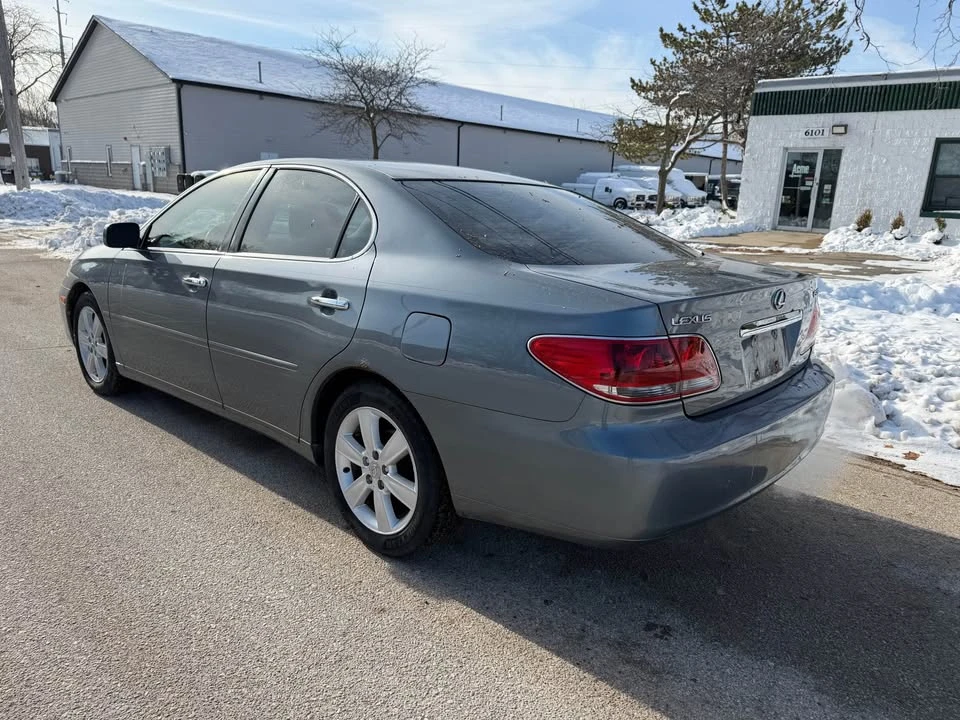 2005 Lexus ES 3rd Gen - Image 2 of 5