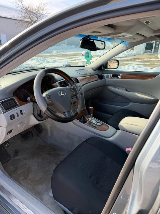 2005 Lexus ES 3rd Gen - Image 4 of 5