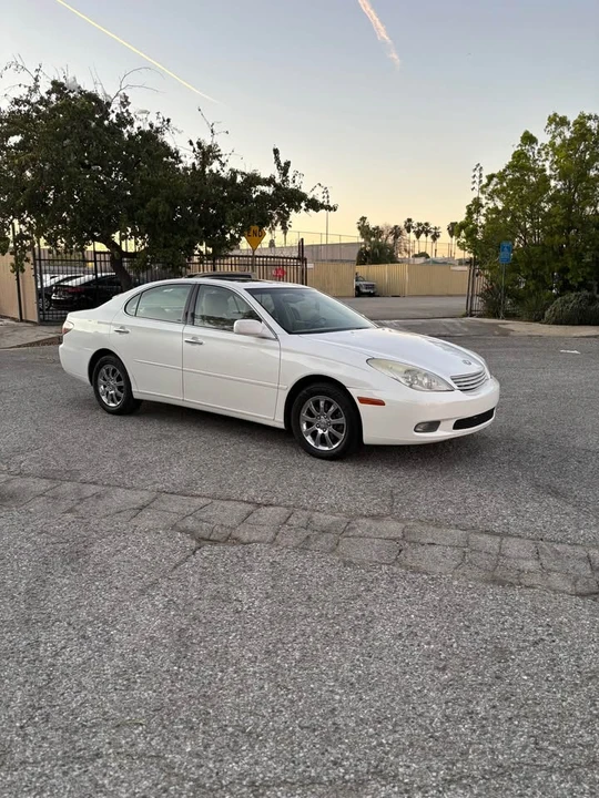 2005 Lexus ES 3rd Gen - Image 5 of 9