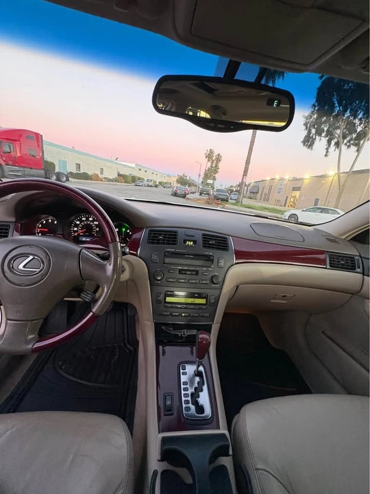 2005 Lexus ES 3rd Gen - Image 8 of 9